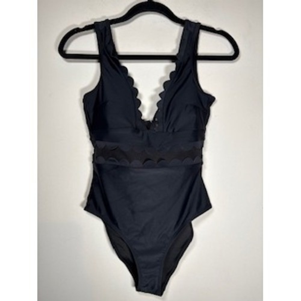 Cupshe NEW One Piece Swimsuit Black Scalloped Mesh V-Neck Bathingsuit Classic